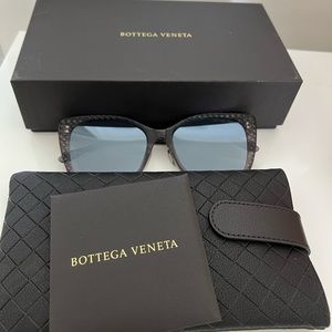 NIB Bottega Veneta Mirrored Sunglasses Silver Cat Eye Butterfly Woven Frame